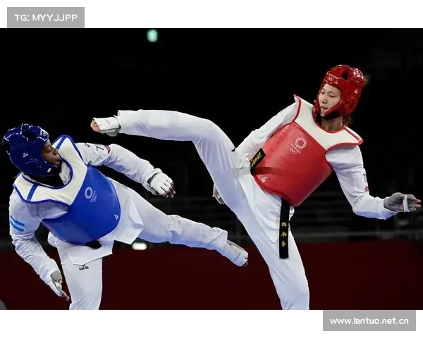 郑姝音复出首战战胜韩国名将彰显实力 打响世界跆拳道大奖赛新篇章 郑姝音复出首战战胜韩国名将彰显实力 打响世界跆拳道大奖赛新篇章